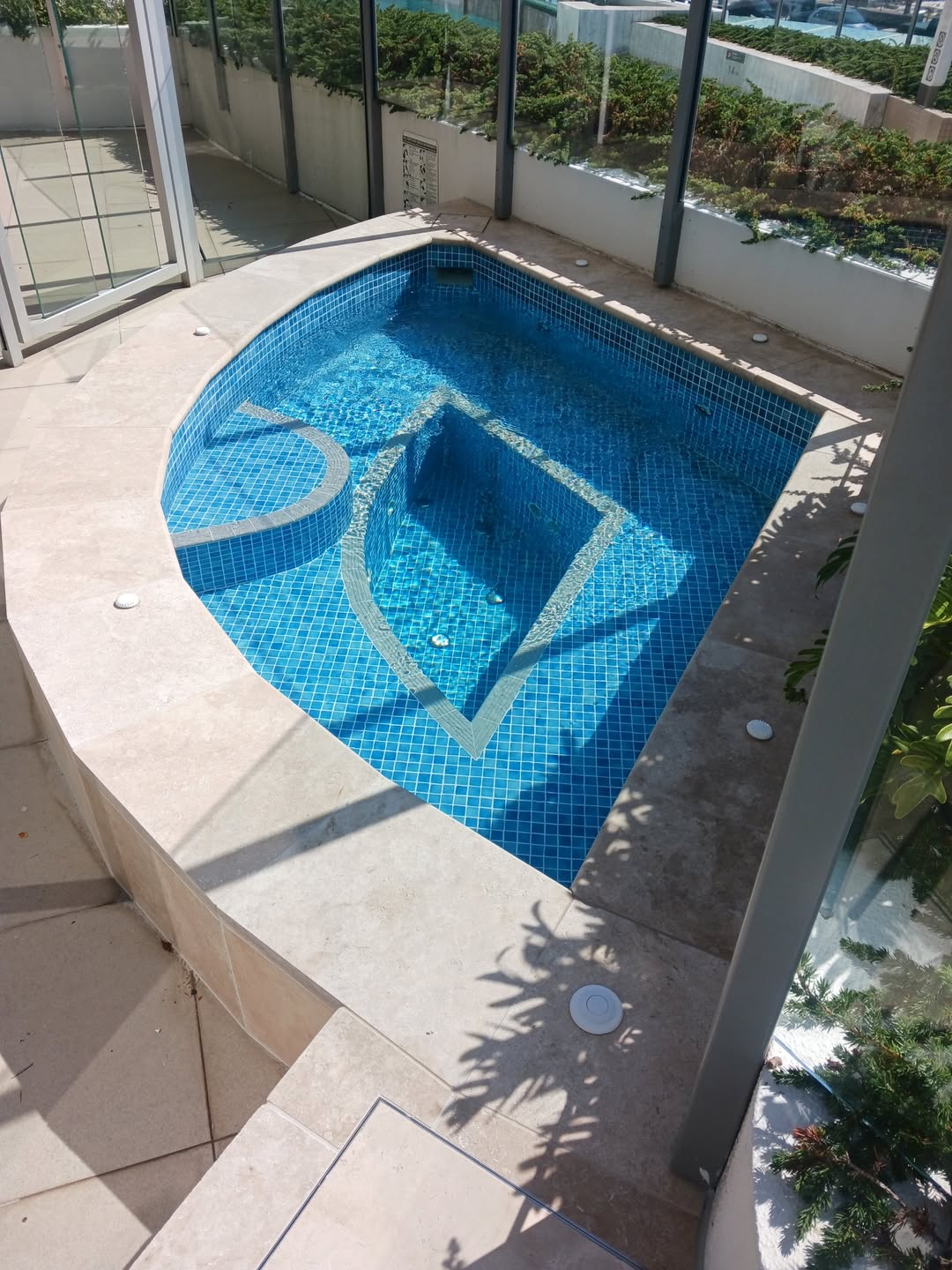 Resort Pool & Spa Tiling